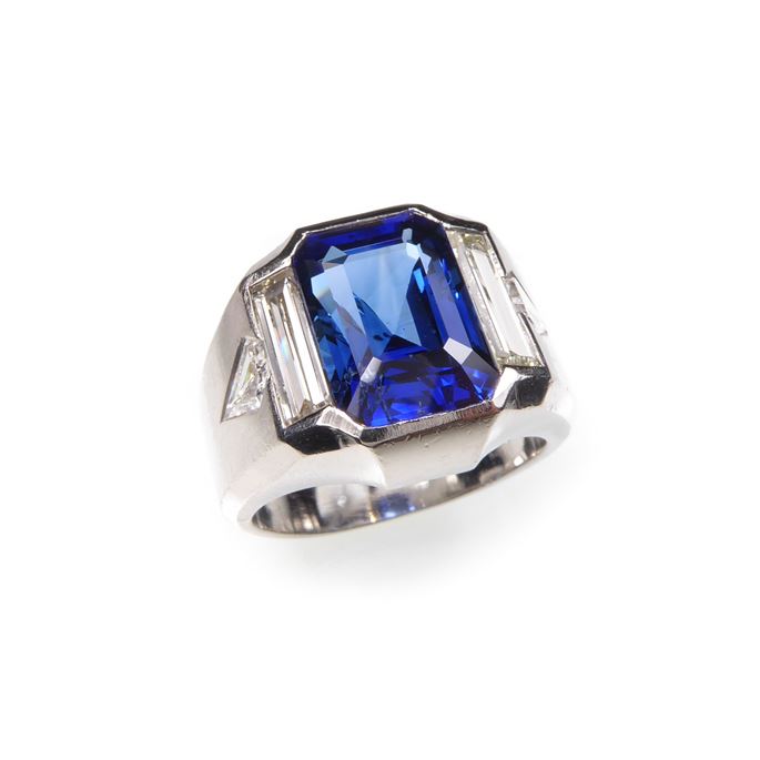 Rectangular cut sapphire and diamond ring | MasterArt